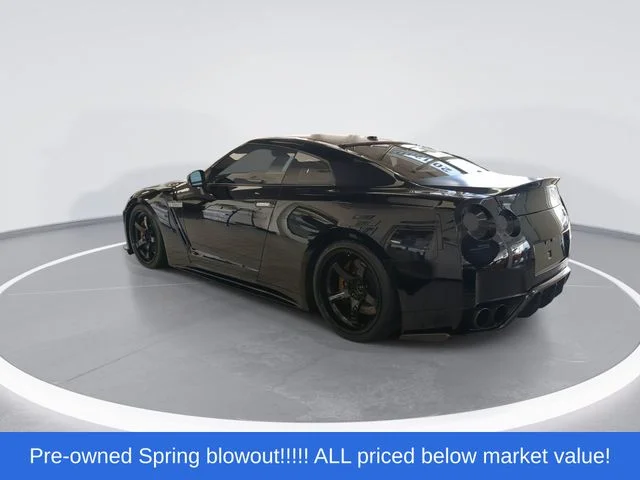 Used 2009 Black Nissan Premium image 6