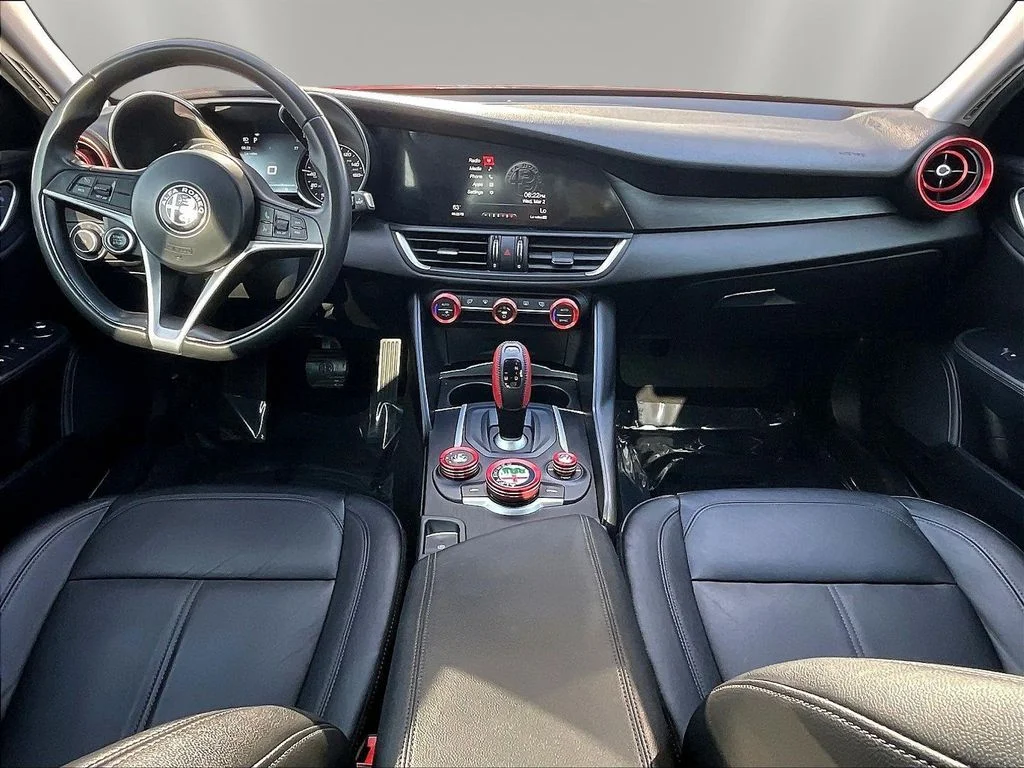 Used 2017 Rosso Alfa Alfa Romeo Base image 7