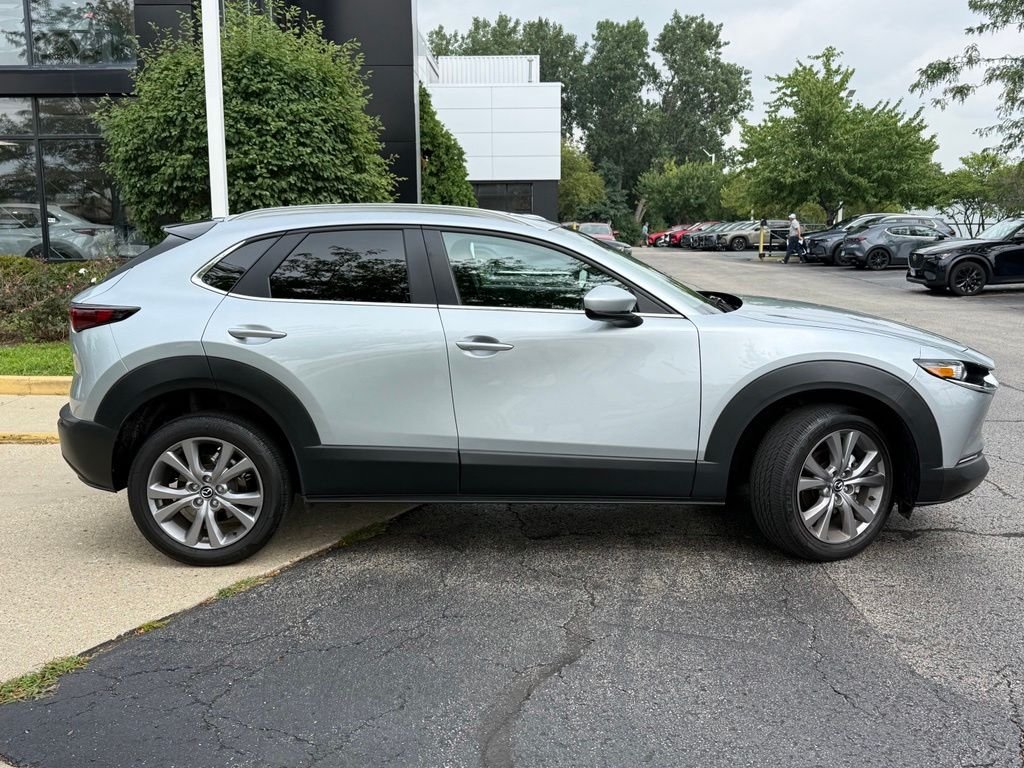 Used 2021 Silver Mazda Preferred image 8