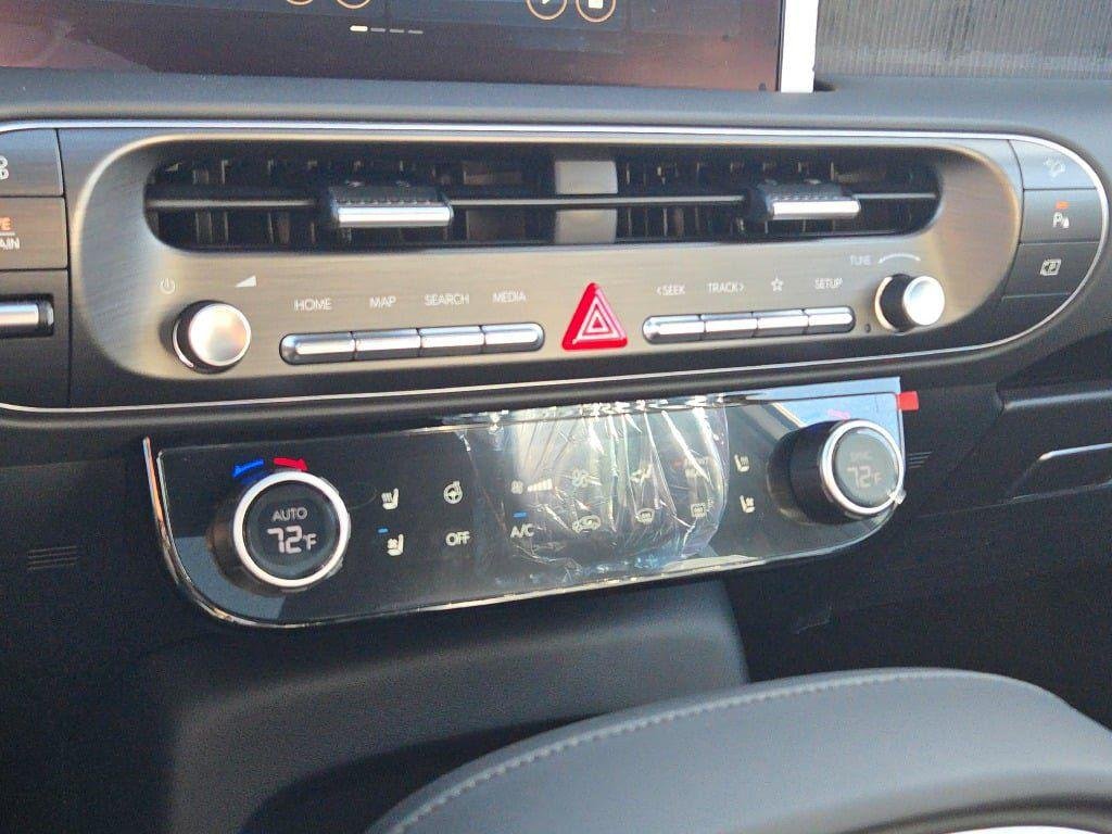 New 2026 White Hyundai Calligraphy AWD image 30