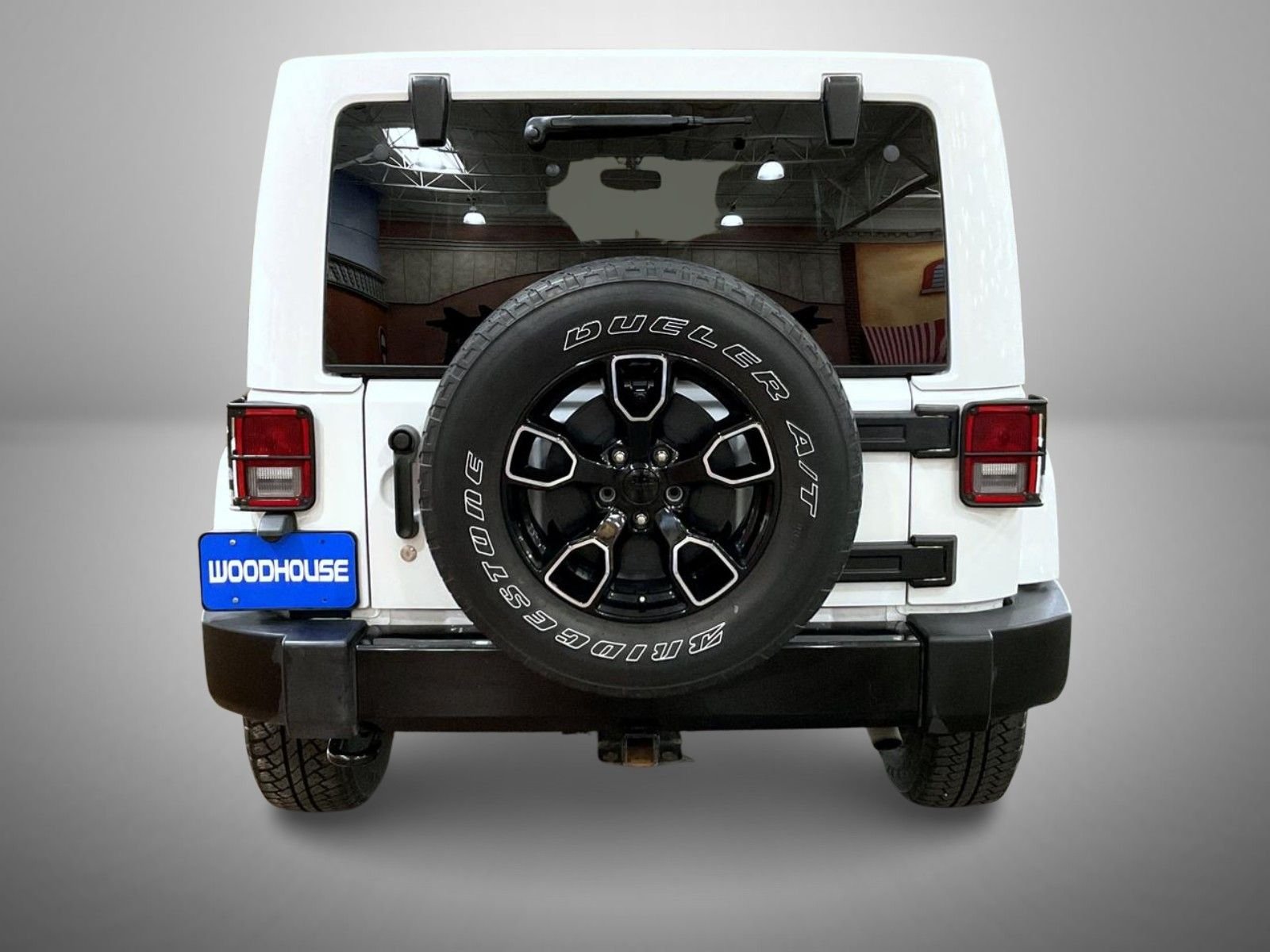 Used 2017 White Jeep Unlimited Sahara image 6