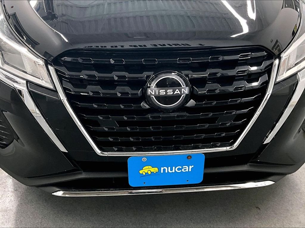 Used 2022 Super Black Nissan S image 29