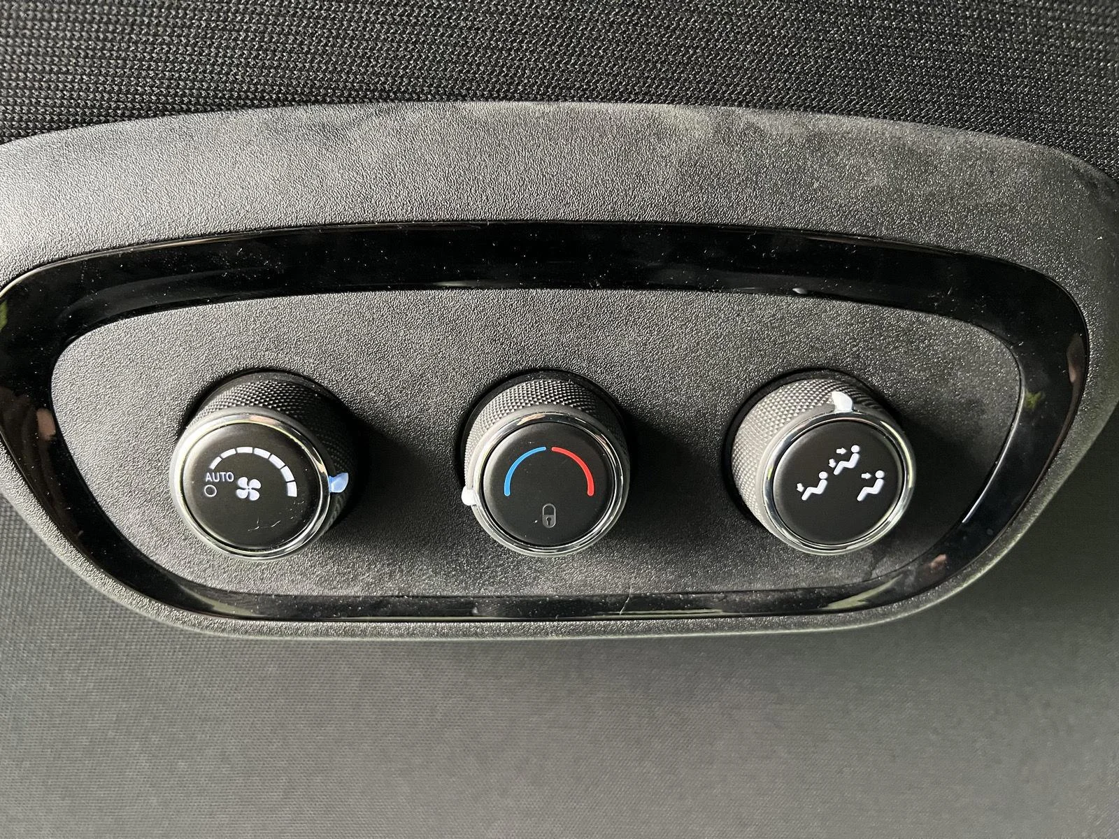 Used 2023 Bk Dodge SXT Launch Edition image 17