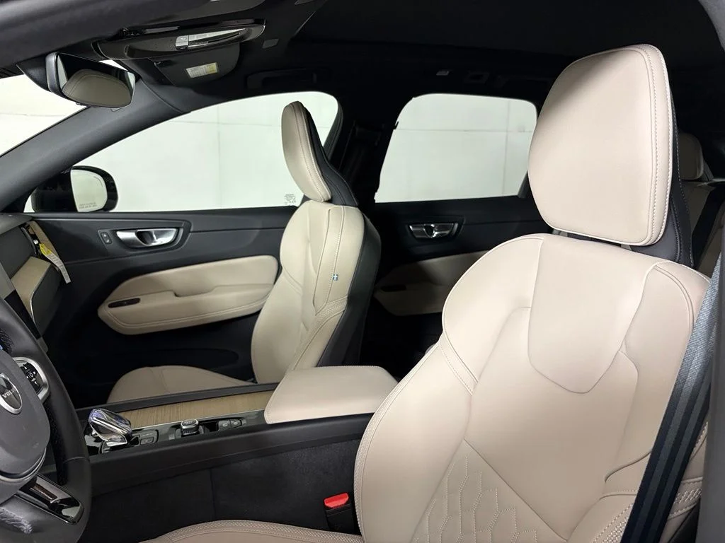 New 2026 Bright Dusk Volvo Plus image 17