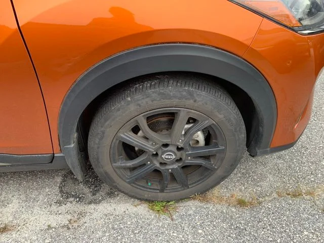 Used 2022 Orange Nissan SR image 9