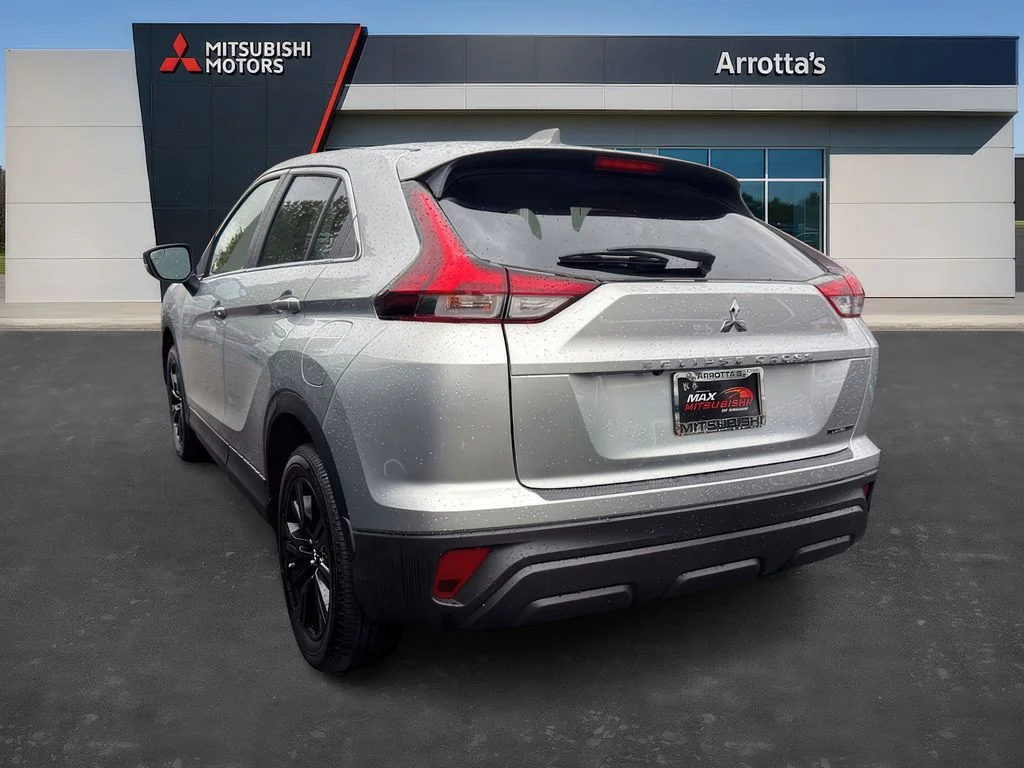 New 2026 Alloy Silver Metallic Mitsubishi LE image 4