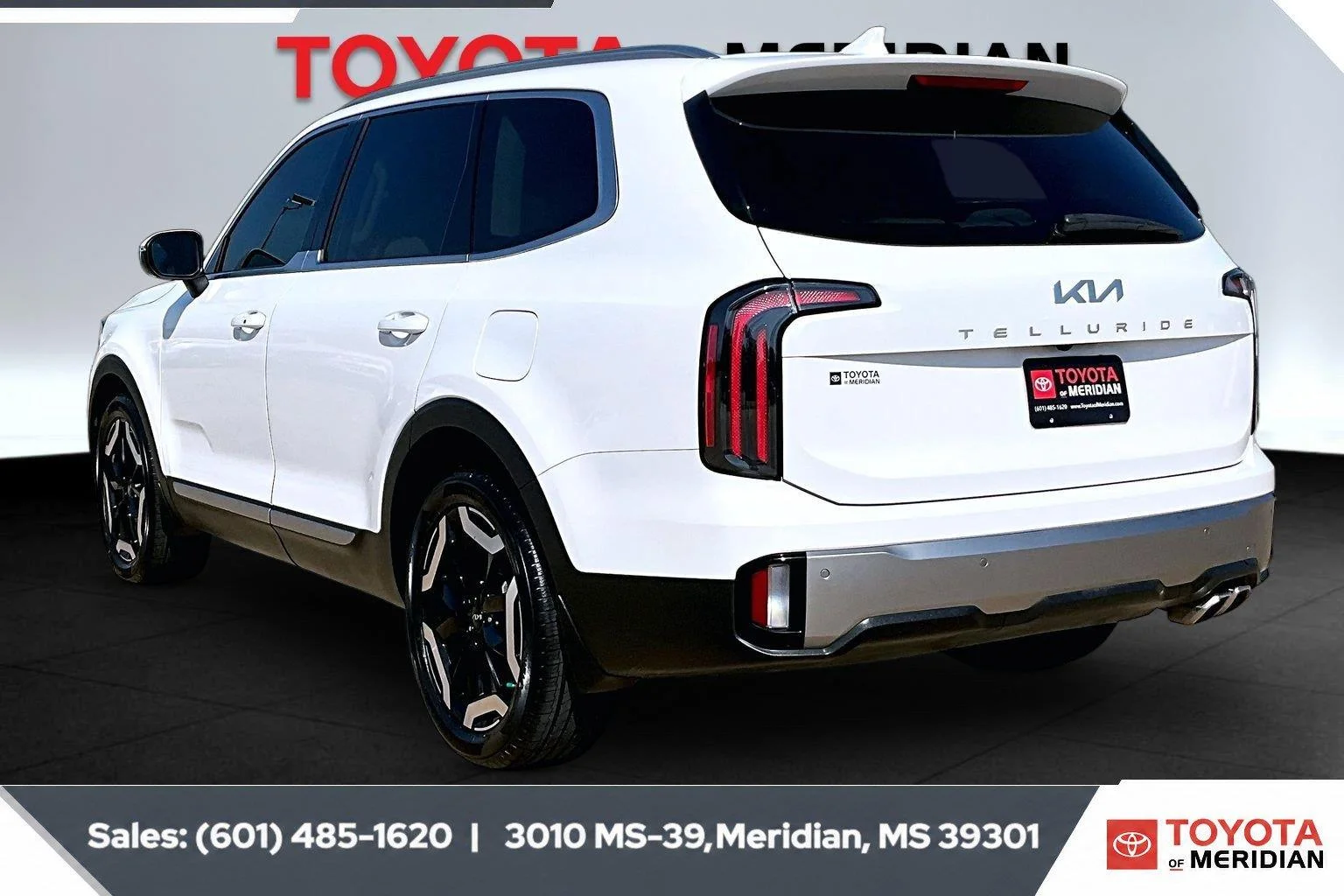 Used 2025 Glacial White Pearl Kia EX image 2