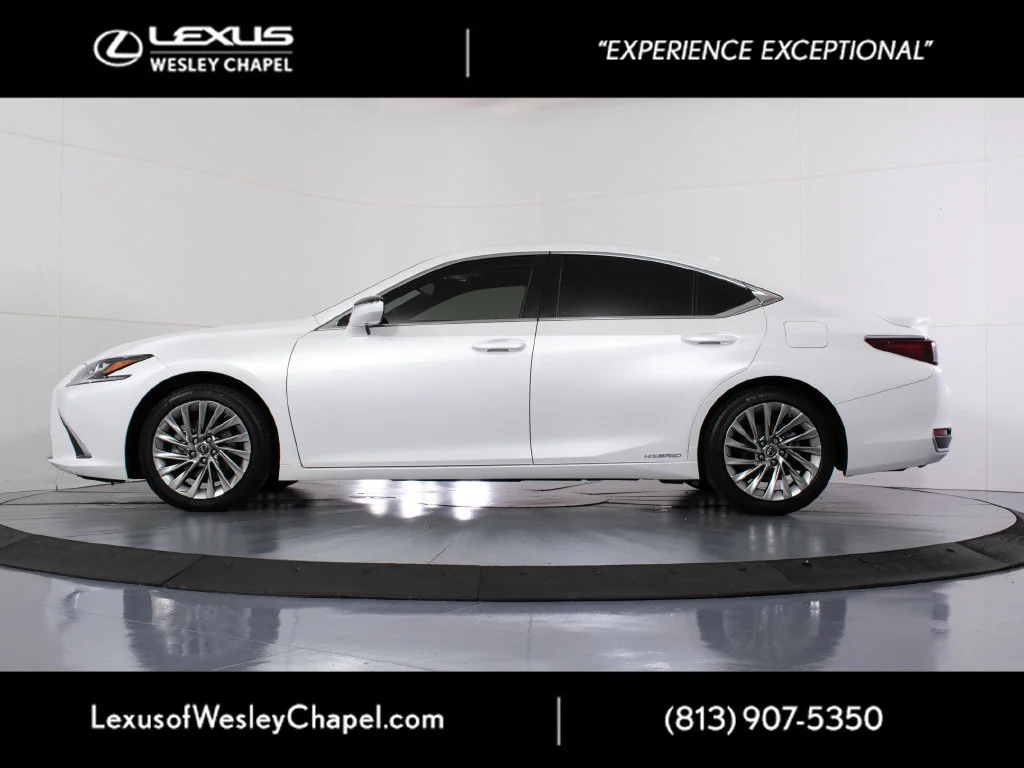 Used 2022 White Lexus 300h Ultra Luxury image 7