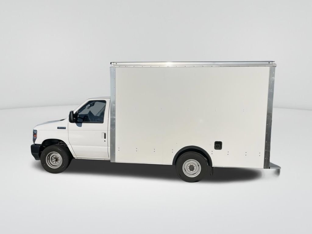 2023 Ford E-350 photo 2