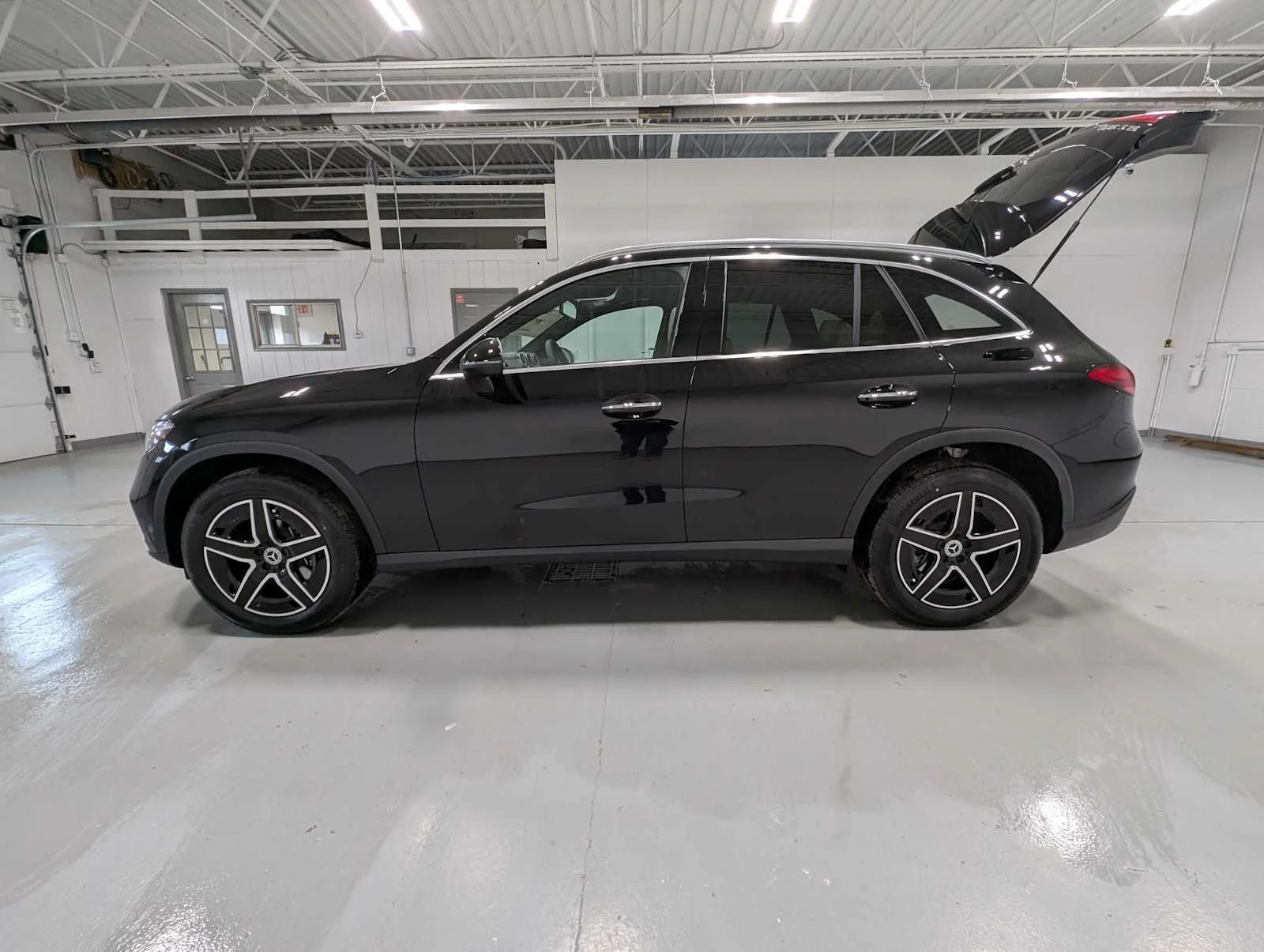 Certified Used 2026 Obsidian Black Metallic Mercedes-Benz GLC 300 image 9