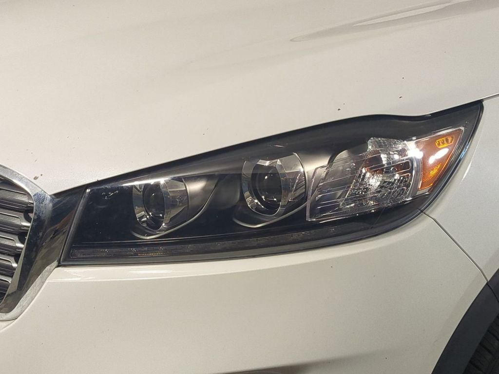 2020 Kia Sorento LX - Photo 10