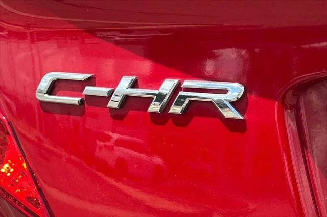 Certified Used 2020 SUPERSONIC RED Toyota  image 27