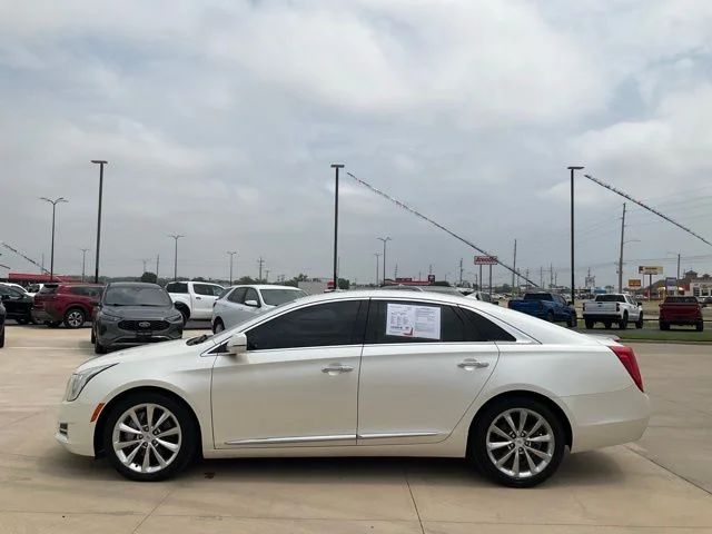 Used 2013 White Cadillac Luxury image 36