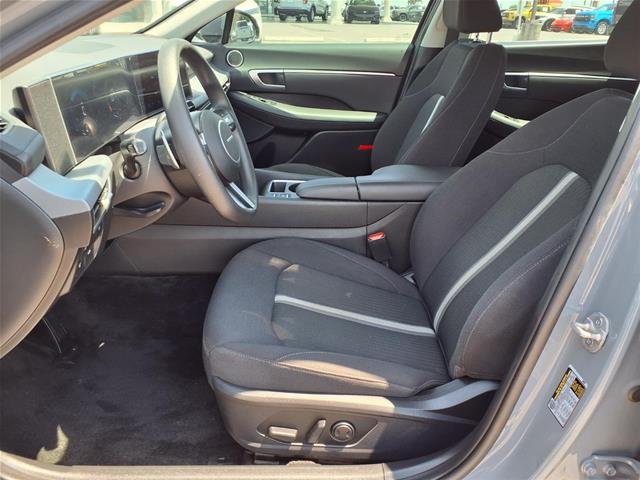 Used 2024  Hyundai  image 18