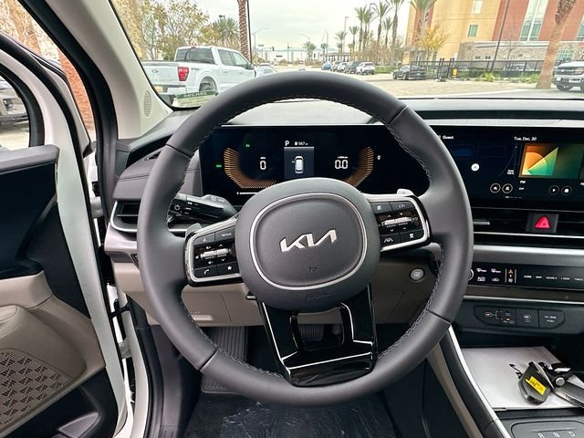 Certified Used 2026 Snow White Pearl Kia LXS image 11