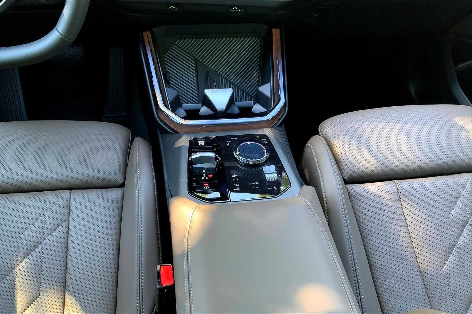 Used 2026 Mineral White Metallic BMW 30 xDrive image 7