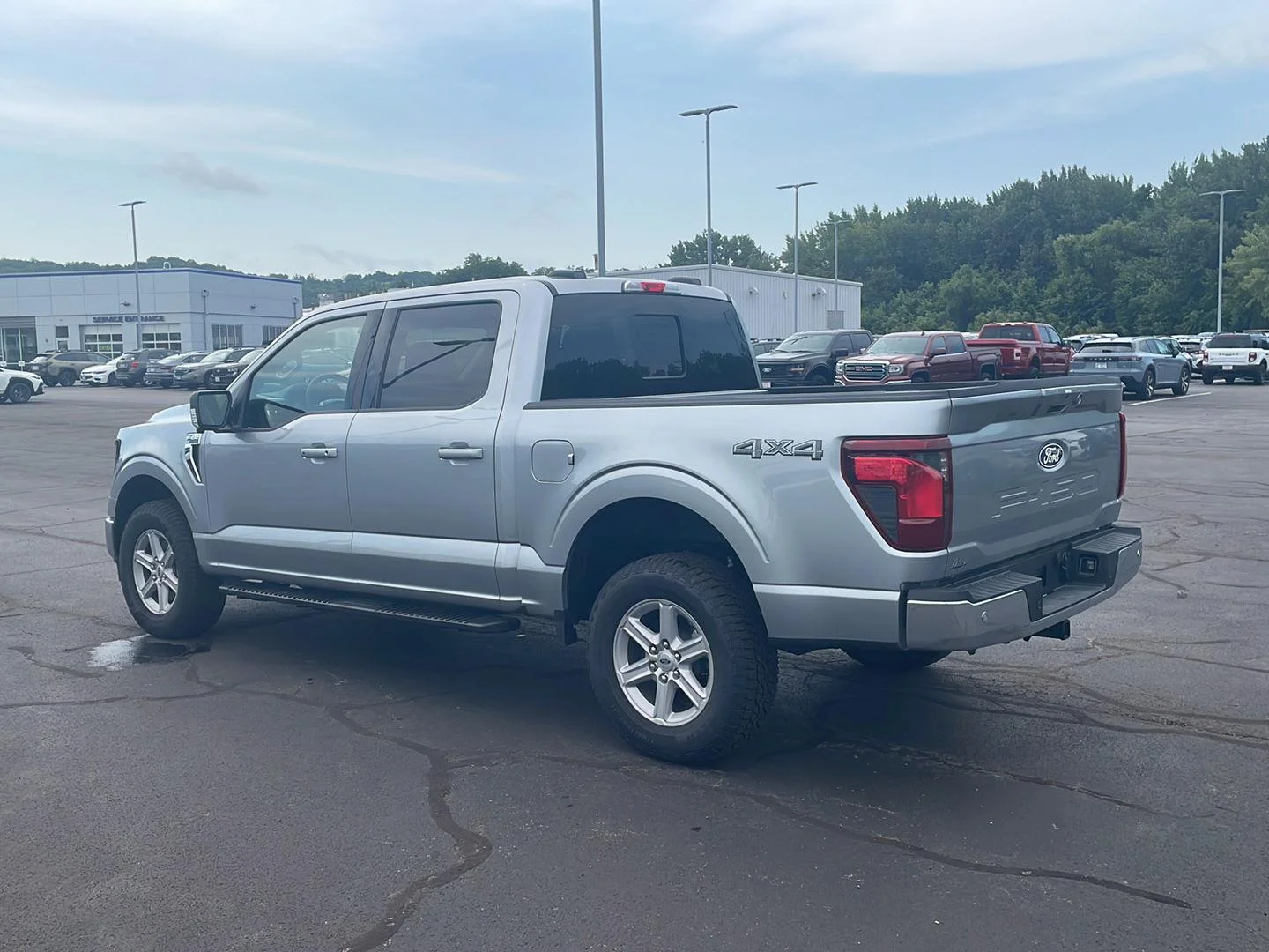 New 2026 Iconic Silver Metallic Ford XLT image 3
