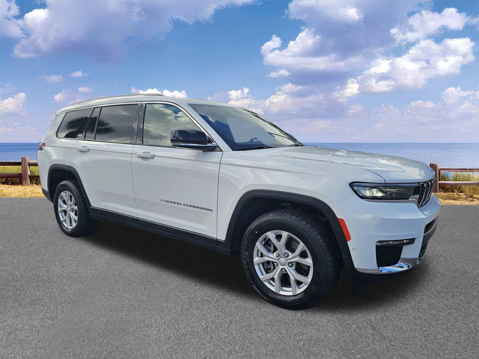 Used 2023 Bright White Clearcoat Jeep Limited image 9
