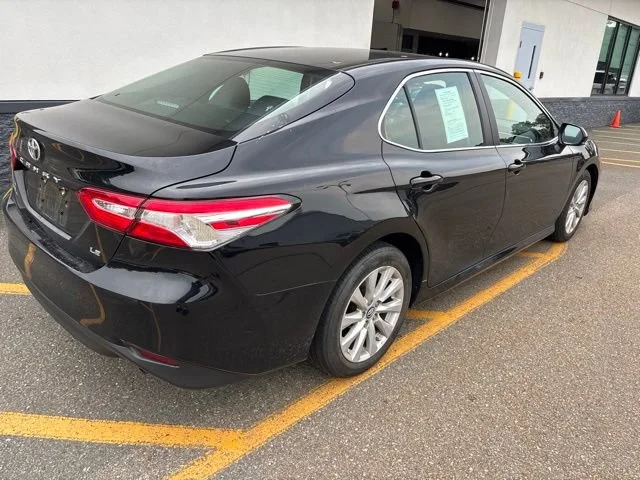 Used 2018 Midnight Black Metallic Toyota LE image 5