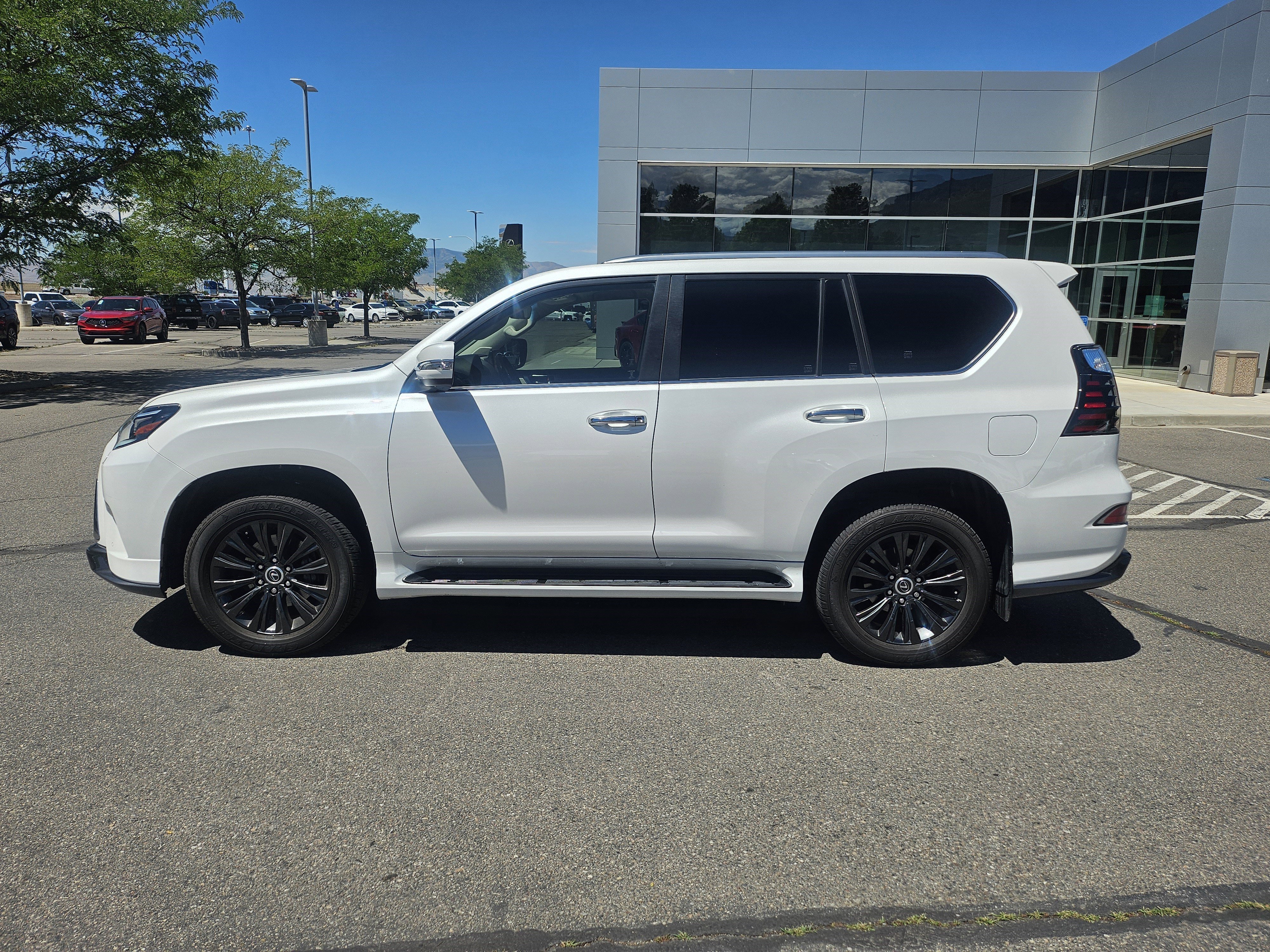 Certified Used 2023 EMINENT WHITE PEARL Lexus 460 Luxury image 9