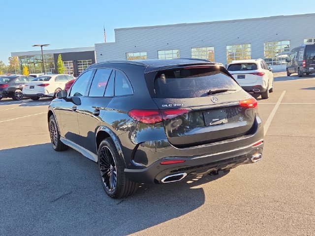New 2027 Graphite Grey Metallic Mercedes-Benz GLC300 image 5