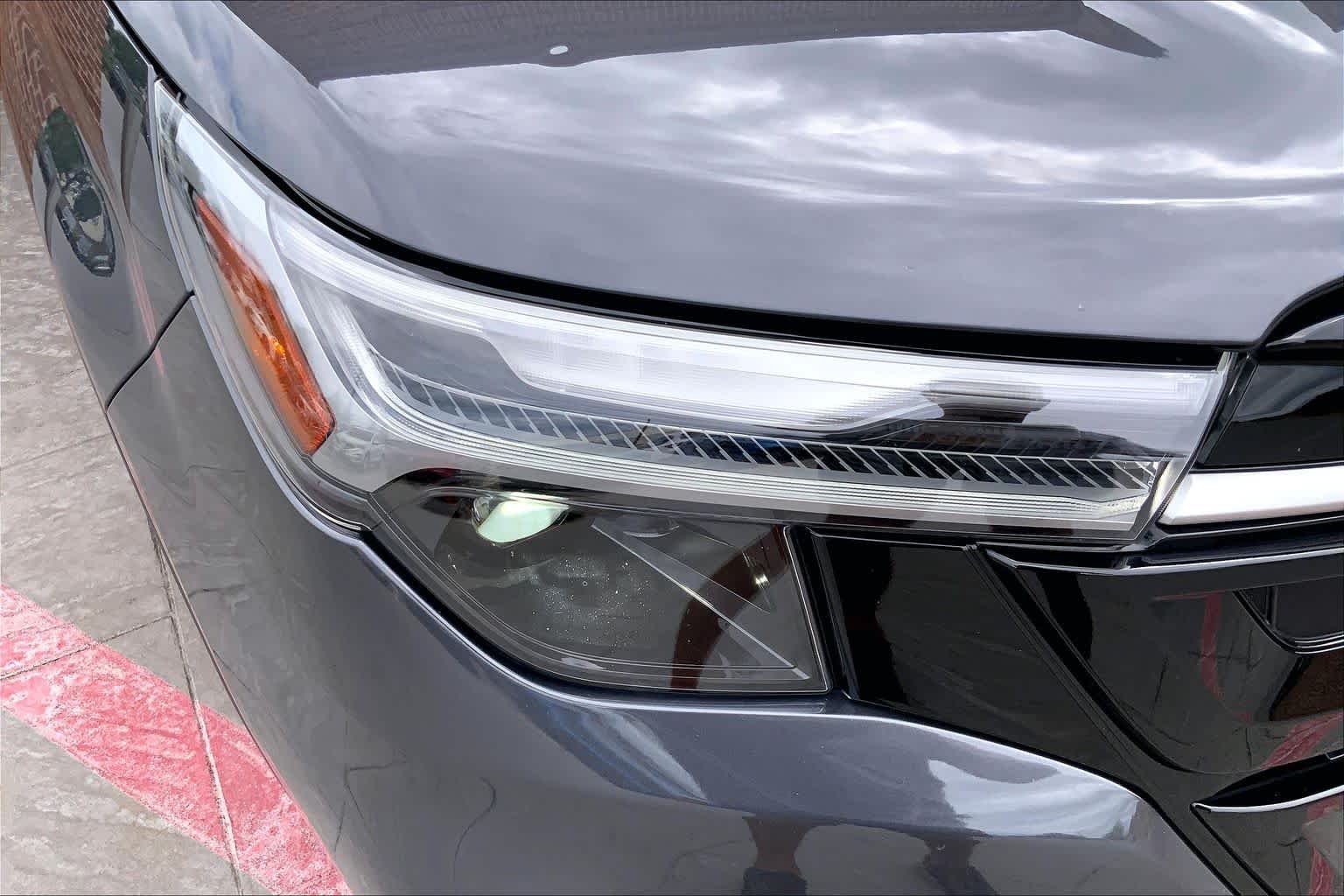 Used 2025 Magnetite Gray Metallic Subaru Touring image 28