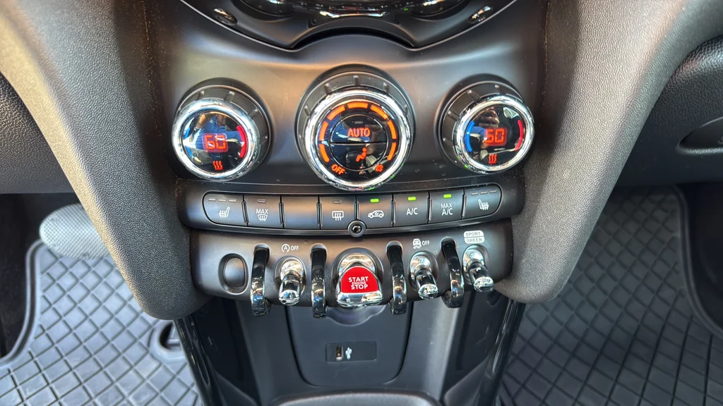 Used 2020 Gray MINI  image 32