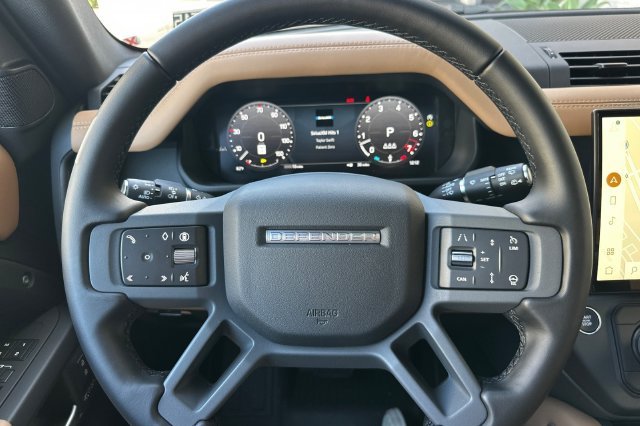 New 2026 Woolstone Green Land Rover X-Dynamic SE image 22