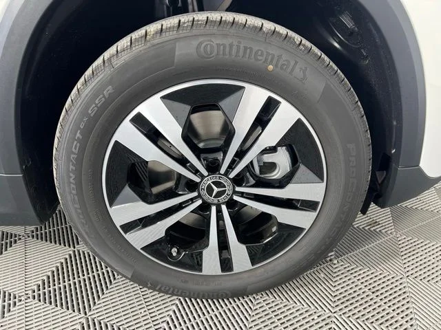 New 2026 Polar White Mercedes-Benz GLA 250 image 43