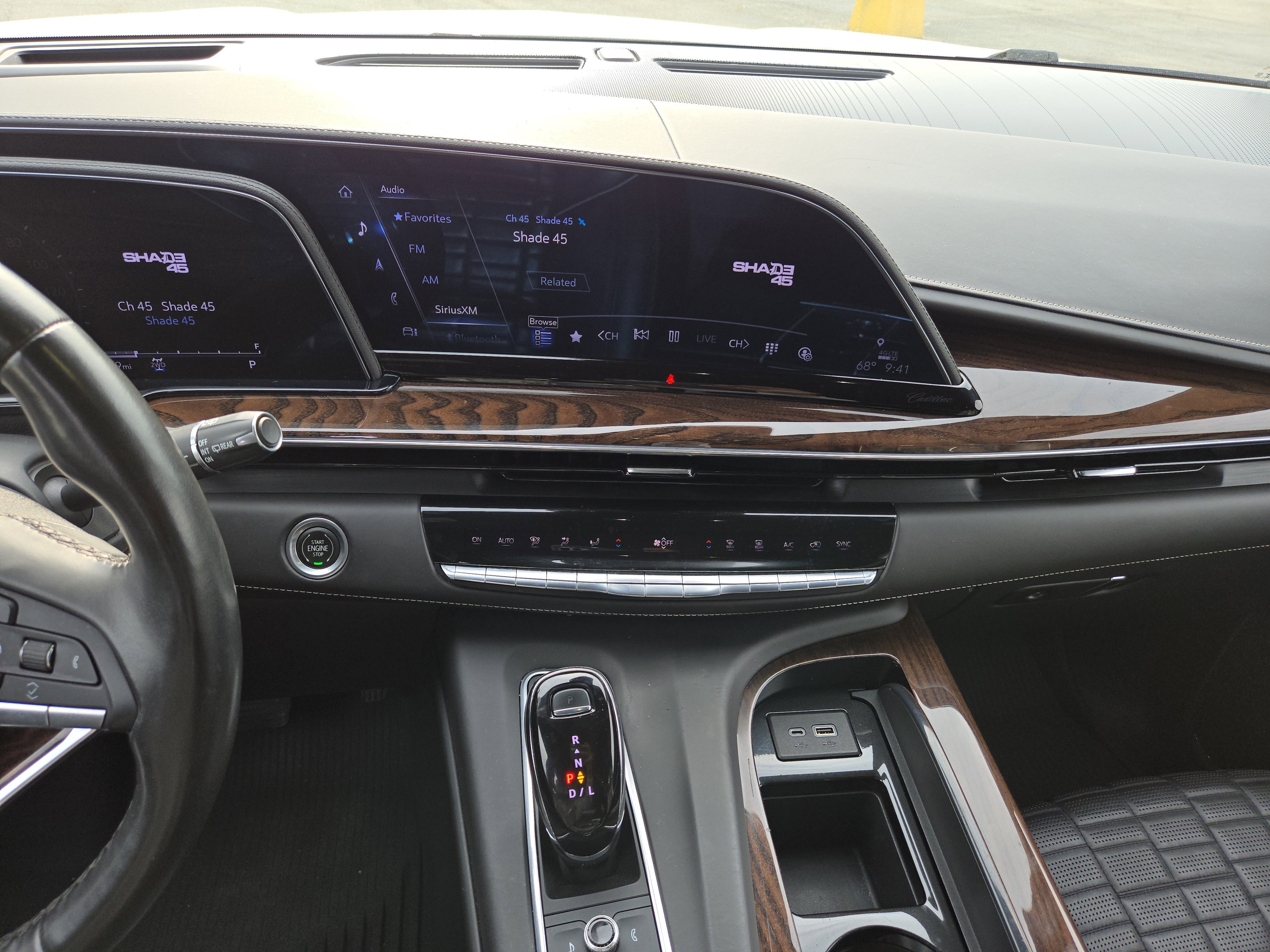 Used 2022 Crystal White Tricoat Cadillac Sport Platinum image 25