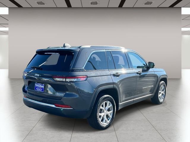 Used 2025 Gray Jeep Limited image 3