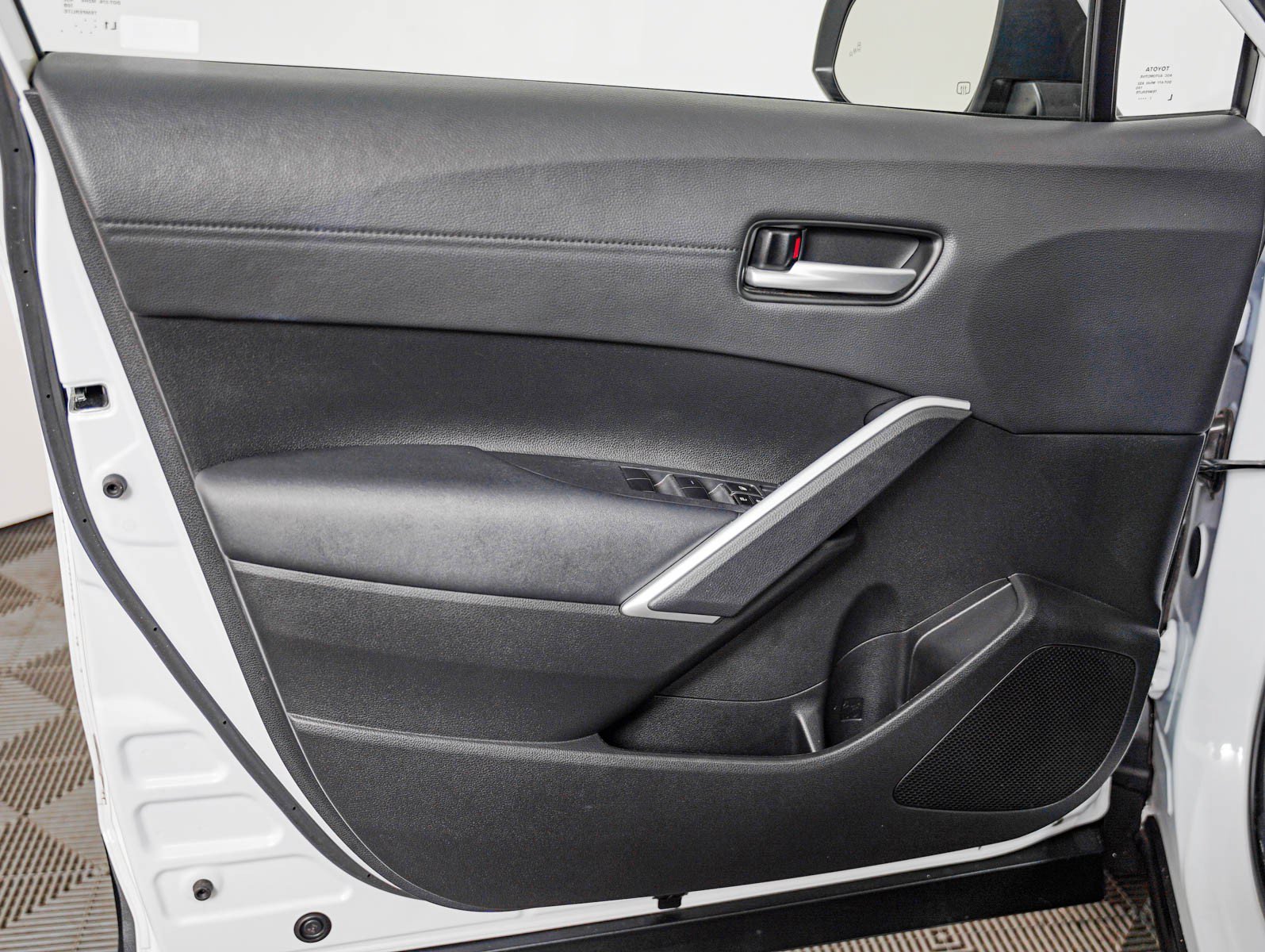 Used 2023 Wind Chill Pear Toyota XLE 2WD image 24