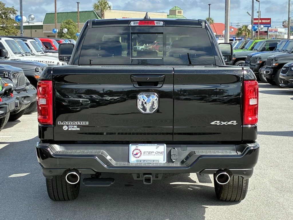 New 2026 Diamond Black Crystal Pearl-Coat Exterior Paint RAM Laramie image 6