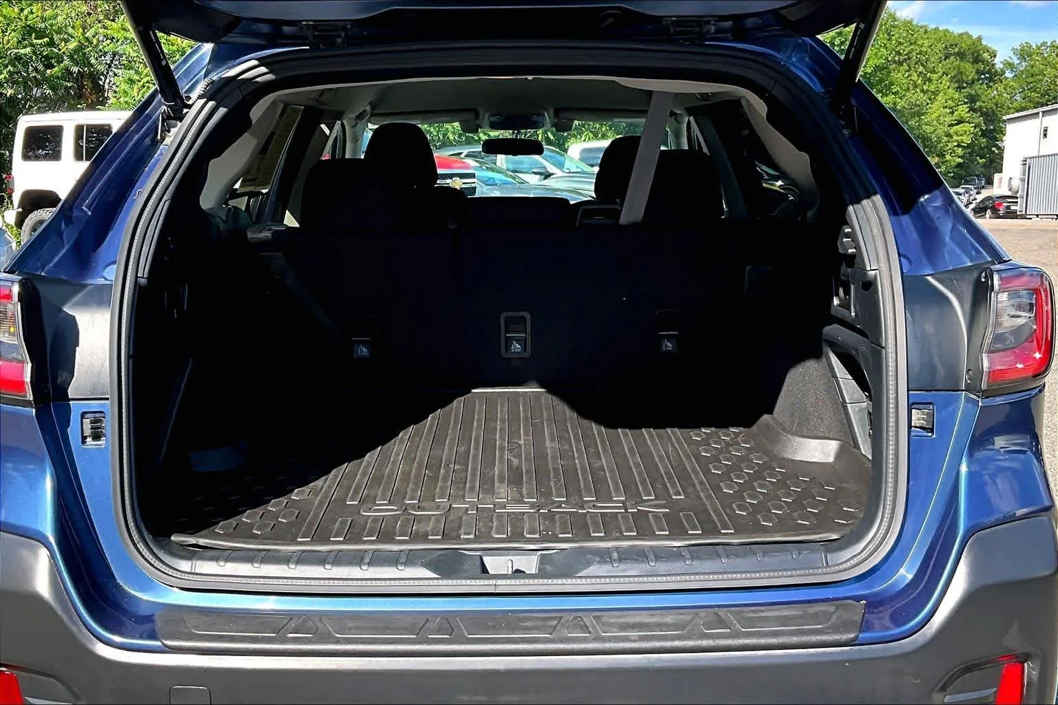 Used 2020 Abyss Blue Pearl Subaru Premium image 30