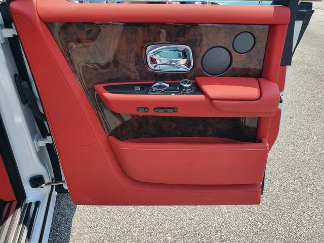 Used 2019 White Rolls-Royce Base image 36