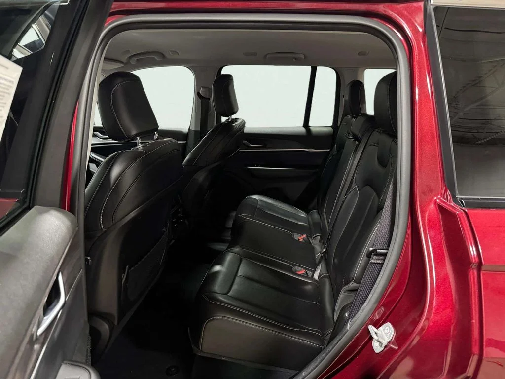 Used 2023 Velvet Red Pearlcoat Jeep Limited image 22