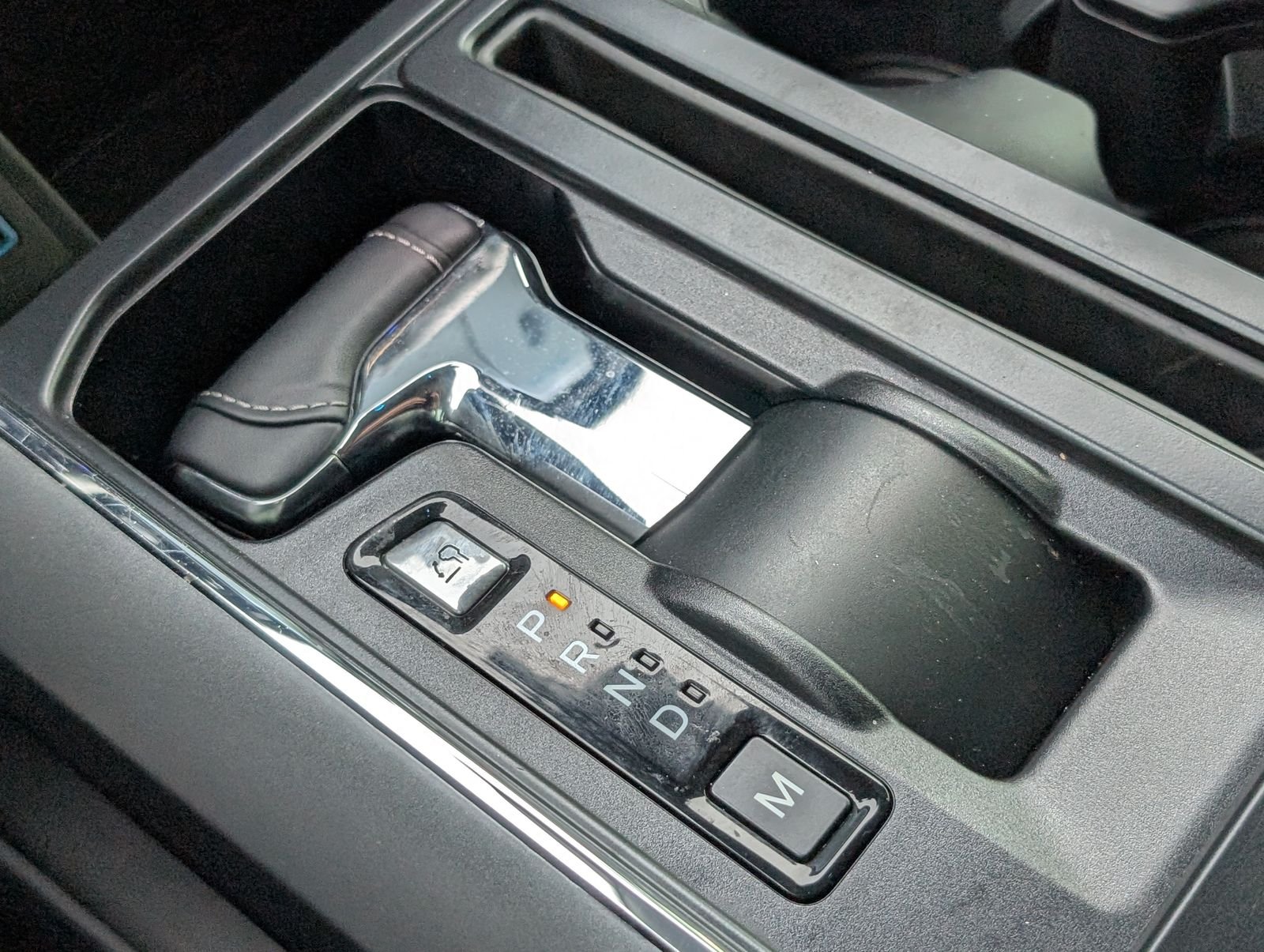 Used 2022 Agate Black Metallic Ford Lariat image 25