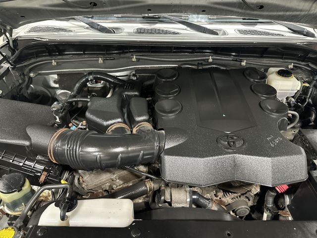 Used 2010  Toyota Base image 22