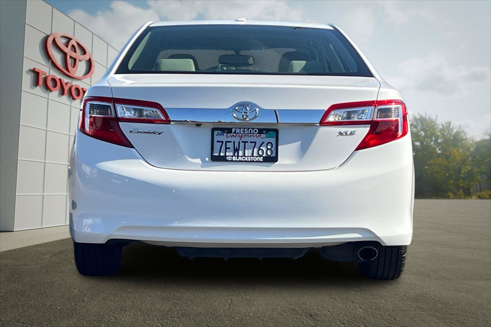 Used 2014 Super White Toyota L image 4