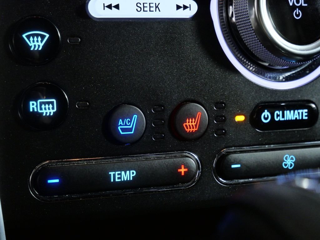 Used 2018 White Ford Limited image 19