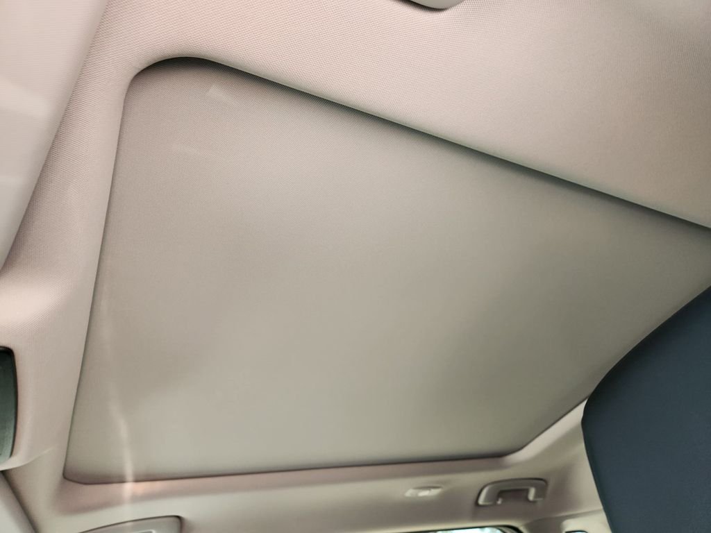 New 2026 Everest White Pearl TriCoat Nissan Dark Armor™ image 25