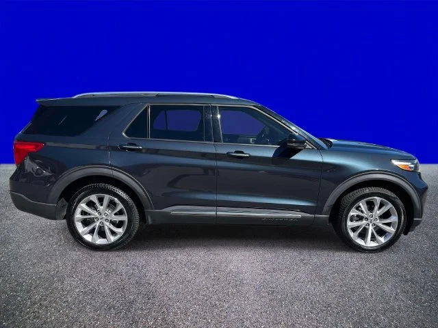 Certified Used 2022 Blue Metallic Ford Platinum image 2