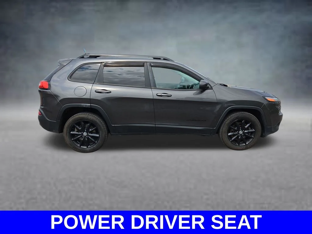 Used 2014 Gray Jeep Latitude image 4