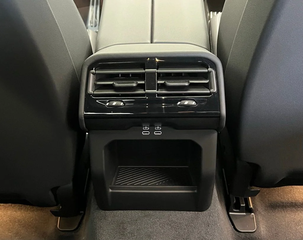 New 2026 Dark Graphite Metallic BMW 530i xDrive image 9