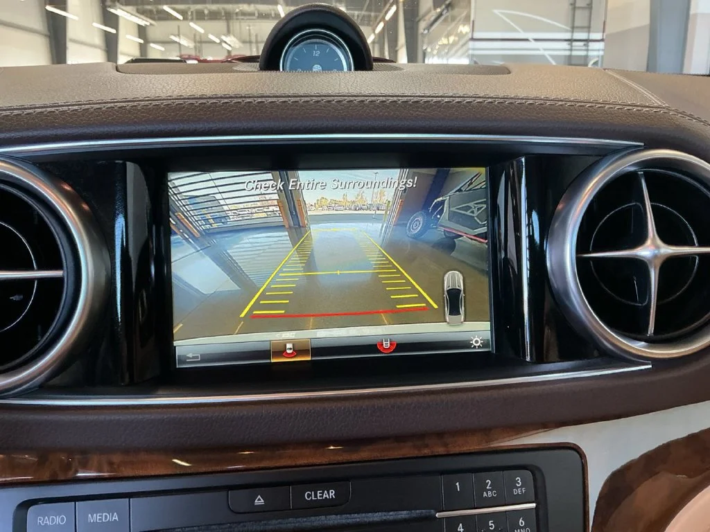 Used 2019 White Mercedes-Benz SL 550 image 22