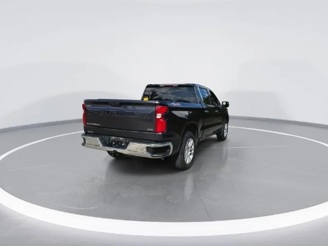 Used 2022 Gray Chevrolet LTZ image 11