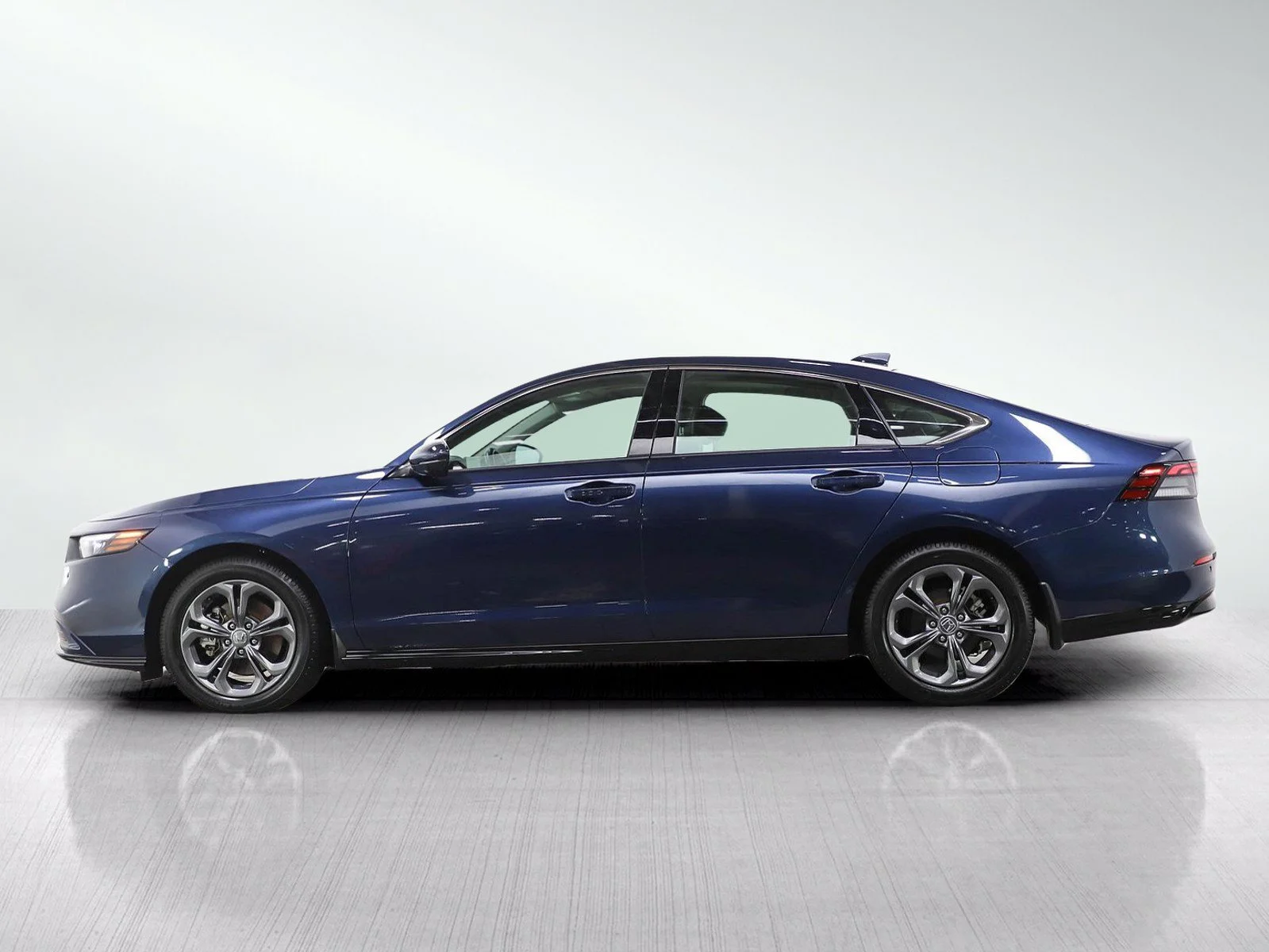 Used 2024 Honda Accord Hybrid EX-L with VIN 1HGCY2F6XRA019712 for sale in Burnsville, Minnesota