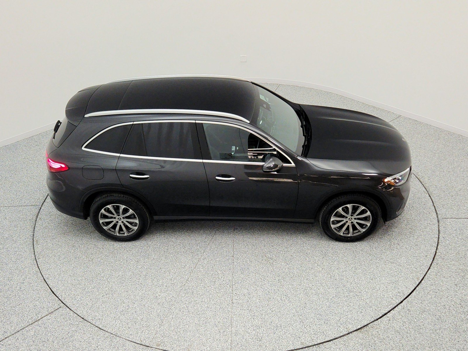Certified Used 2026 Graphite Grey Metallic Mercedes-Benz GLC 300 SUV image 25
