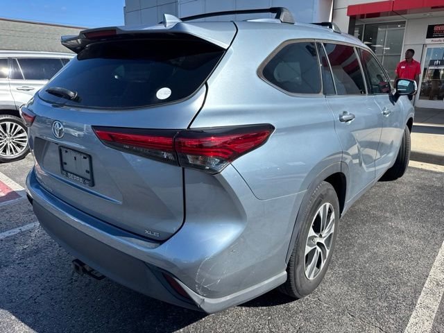 Used 2021  Toyota XLE image 5
