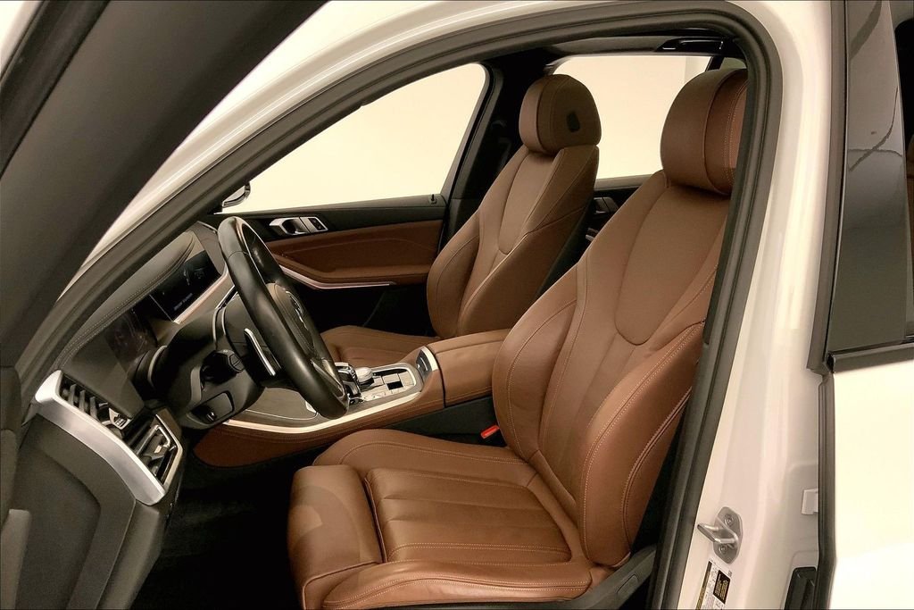 Used 2022 Mineral White Metallic BMW  image 13